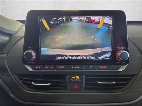 Used 2024 Nissan Altima 2.5 SV FWD image 13
