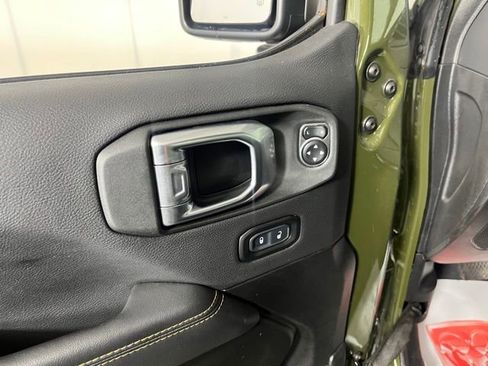 Used 2024 Jeep Wrangler Unlimited Sahara w/ Technology Group AWD/4WD image 16