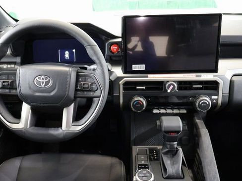 New 2025 Toyota Tacoma TRD Off-Road AWD/4WD image 12
