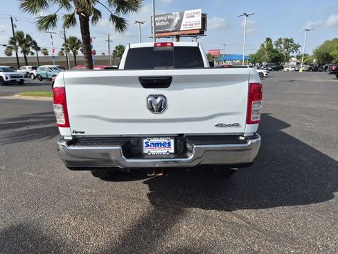 Used 2024 RAM 2500 Tradesman w/ Chrome Appearance Group AWD/4WD image 4