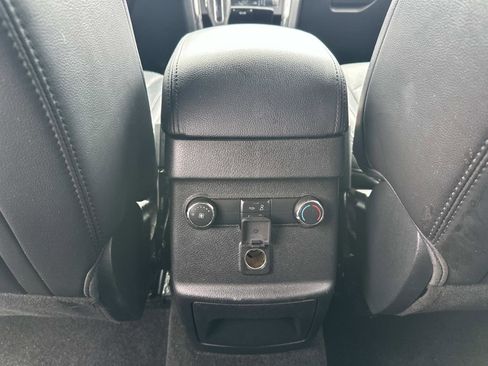 Used 2018 Ford Explorer XLT w/ Equipment Group 202A AWD/4WD image 14