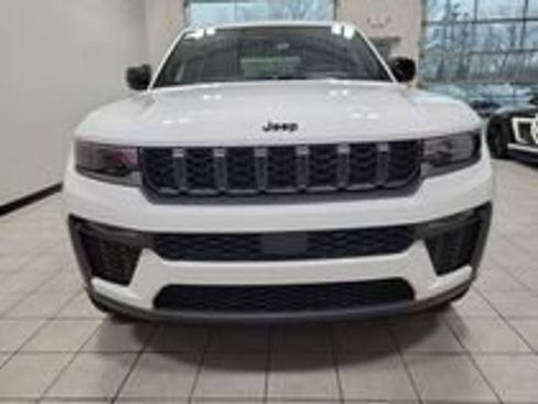 New 2026 Jeep Grand Cherokee Limited AWD/4WD image 3