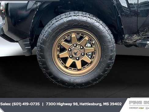 Used 2023 Toyota Tacoma SR AWD/4WD image 8