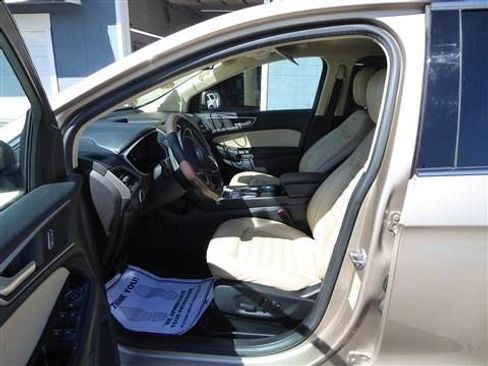 Used 2020 Ford Edge SEL w/ Convenience Package FWD image 11