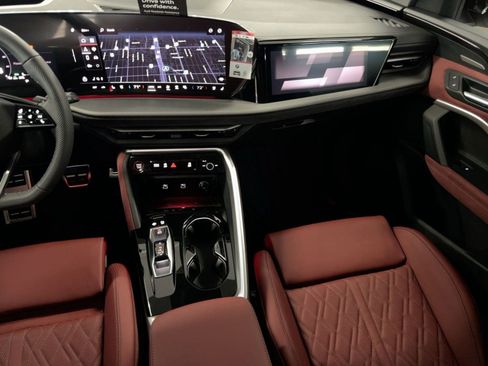 New 2025 Audi SQ5 Prestige image 28