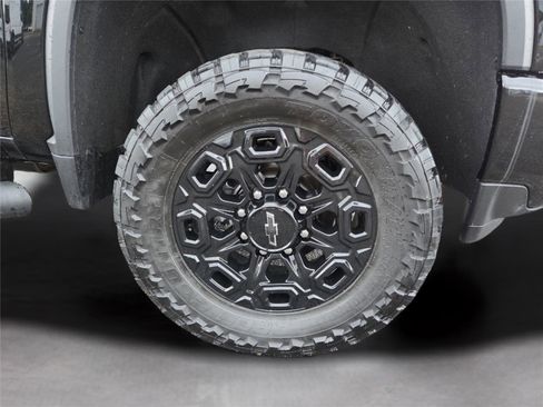 Used 2023 Chevrolet Silverado 2500 LT w/ Midnight Edition AWD/4WD image 33