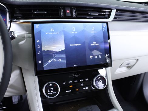 New 2026 Jaguar F-PACE R-Dynamic S image 19