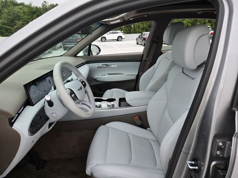Used 2026 Genesis GV70 2.5T Advanced AWD/4WD image 14