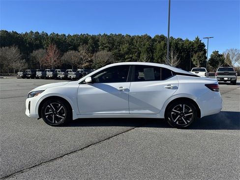 Certified 2025 Nissan Sentra SV image 5