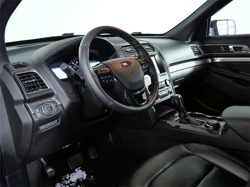 Certified 2019 Ford Explorer XLT w/ Equipment Group 202A image 16