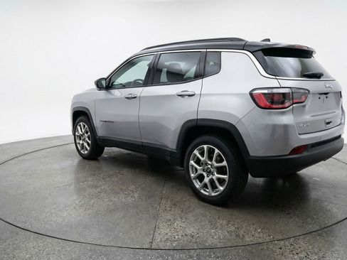 Used 2025 Jeep Compass Limited AWD/4WD image 6