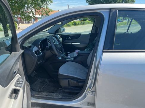 Used 2018 Chevrolet Equinox LS FWD image 6