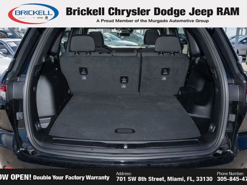 New 2025 Jeep Grand Cherokee Laredo X w/ Luxury Tech Group I image 9