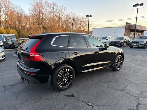 Used 2018 Volvo XC60 T6 Momentum w/ Convenience Package image 5