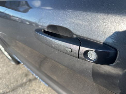 Used 2018 Jeep Grand Cherokee Laredo image 11