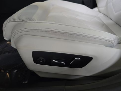 Used 2026 BMW 530i w/ Premium Package RWD image 28