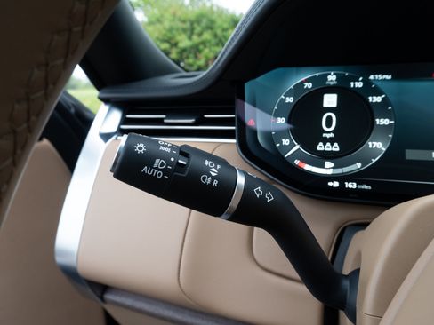 Used 2023 Land Rover Range Rover Autobiography AWD/4WD image 44