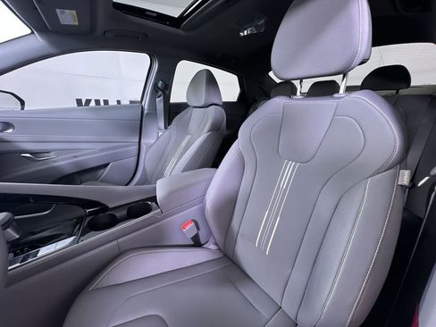 Used 2025 Hyundai Elantra SEL w/ Cargo Package image 13