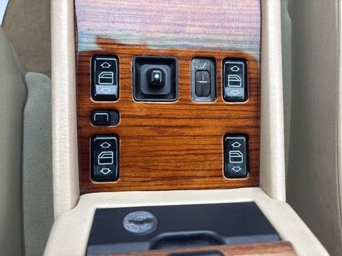 Used 1989 Mercedes-Benz 300 CE Coupe image 50