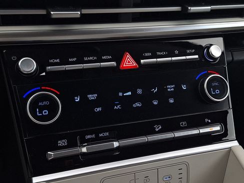 Used 2025 Hyundai Santa Fe SEL FWD image 24