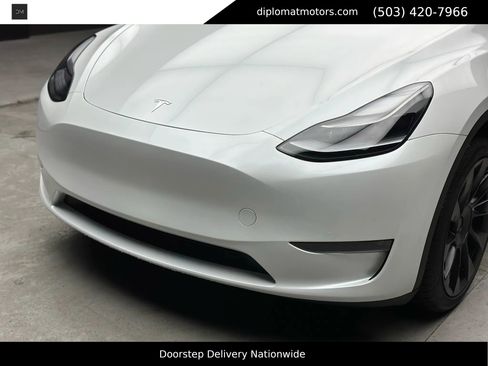 Used 2023 Tesla Model Y Long Range image 13