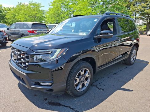 Certified 2023 Honda Passport TrailSport image 3