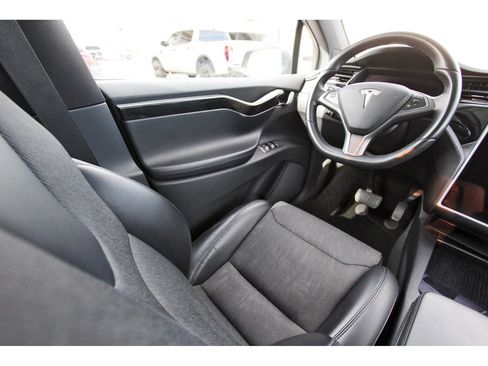 Used 2018 Tesla Model X AWD/4WD image 11