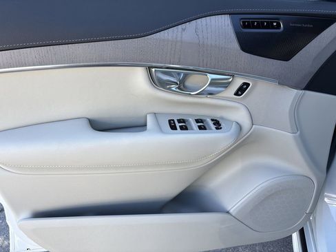 New 2025 Volvo XC90 B6 Ultra image 6