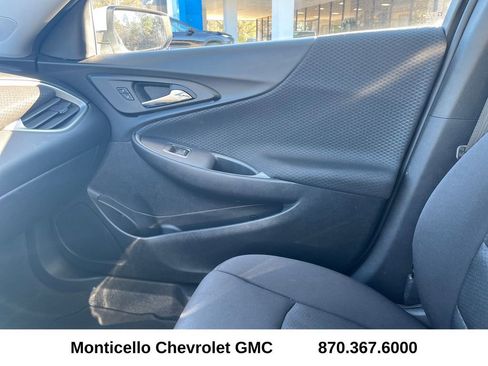 Used 2024 Chevrolet Malibu LS w/ Driver Confidence Package image 17