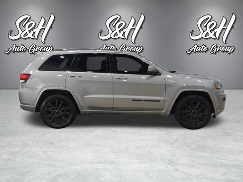 Used 2019 Jeep Grand Cherokee Altitude AWD/4WD image 19