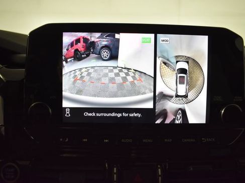 Certified 2024 Nissan Pathfinder SL w/ Black Appearance Package image 24