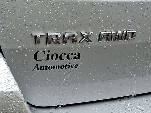 Used 2020 Chevrolet Trax LT w/ LT Convenience Package image 29