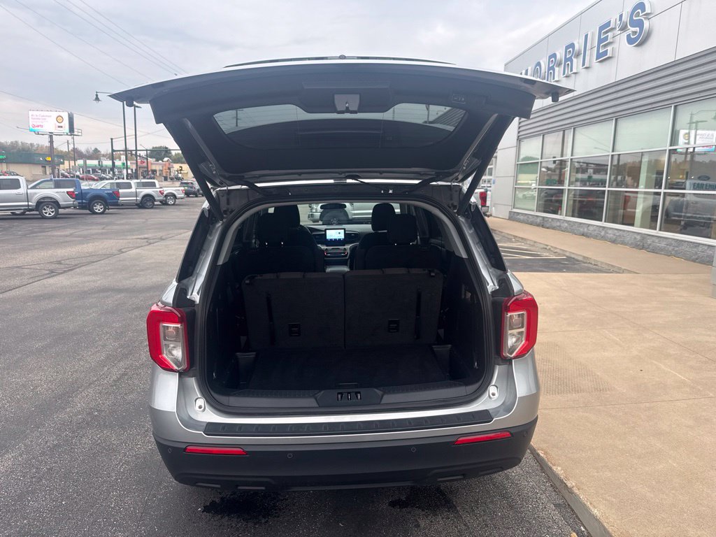 Used 2023 Ford Explorer XLT AWD/4WD image 30