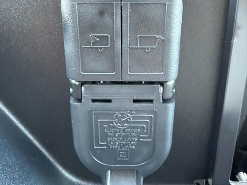 Used 2023 Chevrolet Silverado 1500 LT Trail Boss w/ LT Trail Boss Premium Package image 18