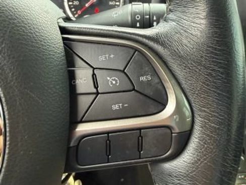 Used 2018 Jeep Renegade Limited w/ Advanced Technology Group FWD image 21