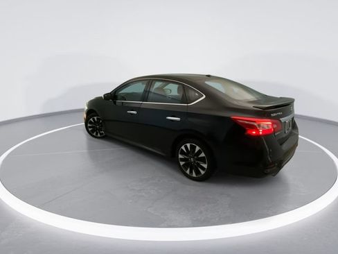 Used 2019 Nissan Sentra SR FWD image 4