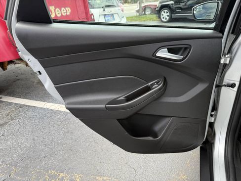 Used 2018 Ford Focus SE image 33