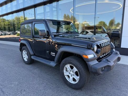 Used 2018 Jeep Wrangler Sport AWD/4WD image 2