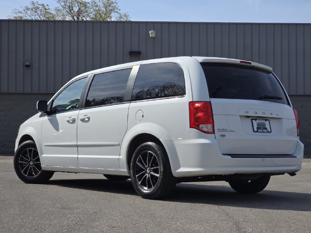 Used 2017 Dodge Grand Caravan SE FWD image 12