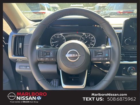 New 2025 Nissan Pathfinder SL w/ Black Appearance Package image 31