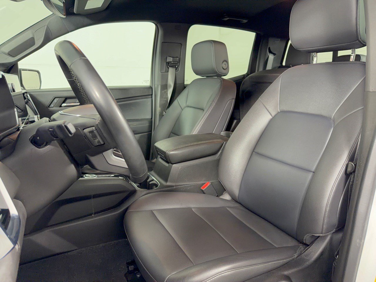 Used 2024 GMC Canyon Elevation w/ Elevation Premium Package AWD/4WD image 5