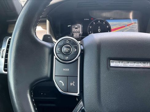 Used 2018 Land Rover Discovery HSE AWD/4WD image 21