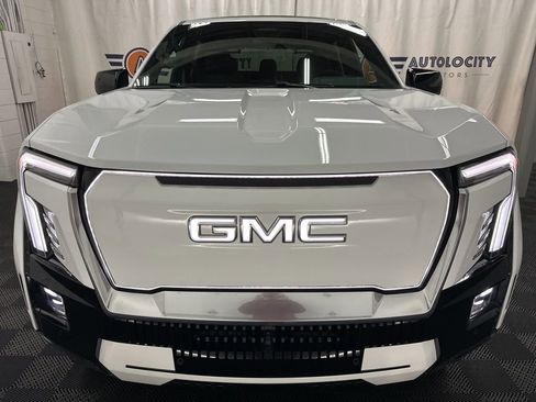 Used 2025 GMC Sierra EV Denali AWD/4WD image 3
