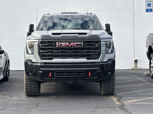 Used 2025 GMC Sierra 2500 AT4X AWD/4WD image 2