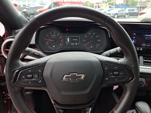 Certified 2024 Chevrolet Trax RS w/ Sunroof Package FWD image 20