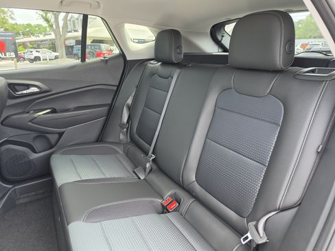 New 2026 Chevrolet Trax LT w/ Sunroof Package FWD image 21
