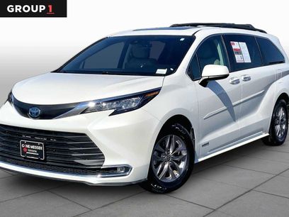 Used 2021 Toyota Sienna XLE