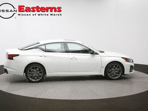 Used 2023 Nissan Altima 2.0 SR FWD image 43