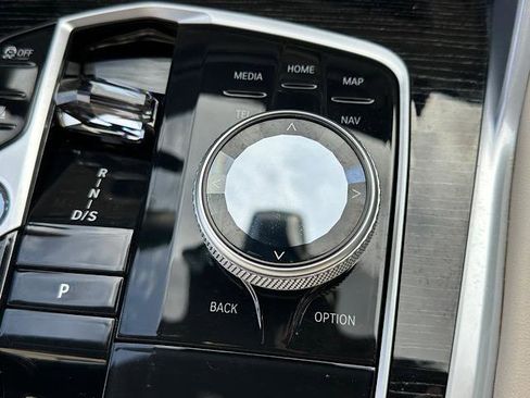 Certified 2024 BMW X6 xDrive40i w/ Executive Package image 31