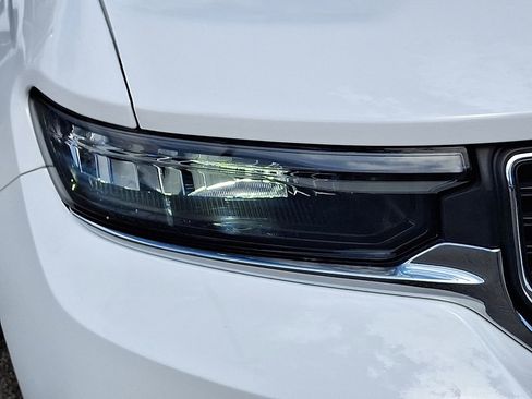 Certified 2023 Jeep Grand Cherokee Laredo X image 9